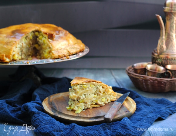 Нарезать крупными кусками и подавать.