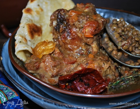 Наваристое, густое, насыщенное и очень вкусное блюдо с чечевицей готово. Buen provecho.