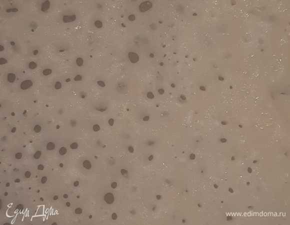 Выпекаем блины.