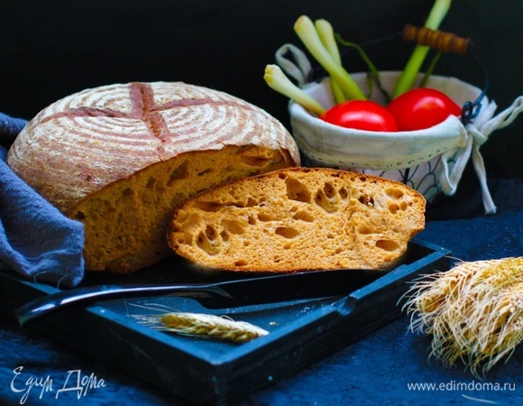 Чтобы приготовить подовый хлеб, включаем режим «Основной» — тесто. Далее выкладываем тесто в расстоечную корзину, даем подойти около часа и выпекаем в обрызганной водой духовке при 230°C первые 15 минут, потом при 200°C до готовности. Хлеб должен быть румяным и глухо постукивать.