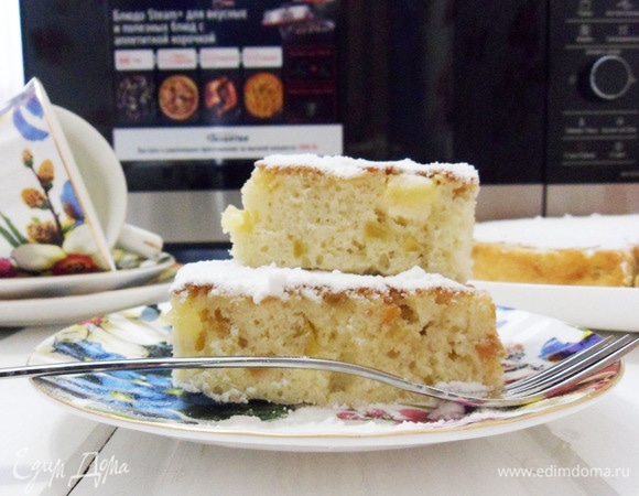 Шарлотка для домашнего чаепития готова. Приятного аппетита!