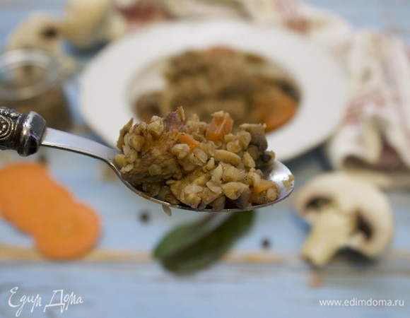 Гречка по-купечески готова! Всем наиприятнейшего аппетита!
