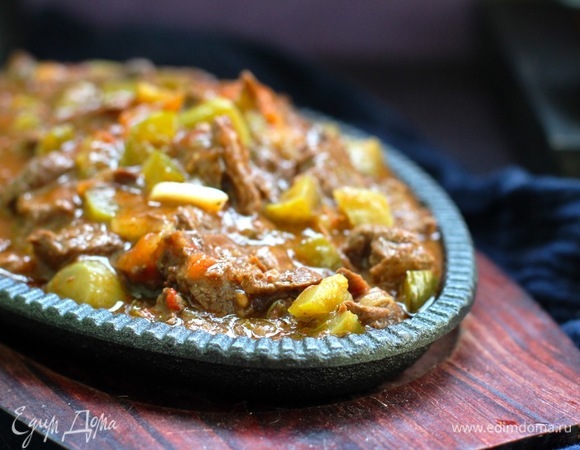 Замечательный соус — густой, а аромат какой.