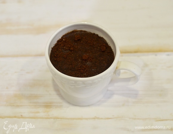 Залейте водой. Можно залить молоком или водой с молоком.