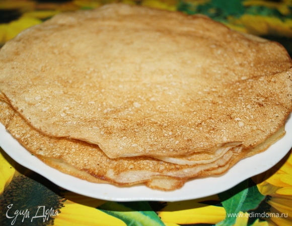 Обжарьте блины с двух сторон до румяной корочки. У меня получилось 10 очень мягких блинов.