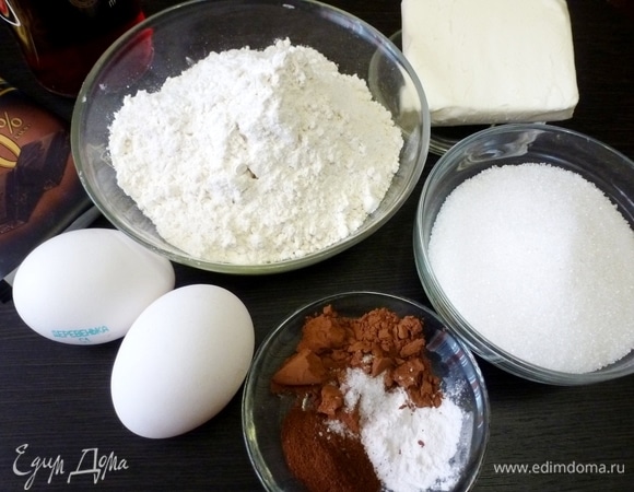 Подготовить ингредиенты. Шоколад натереть на мелкой терке.