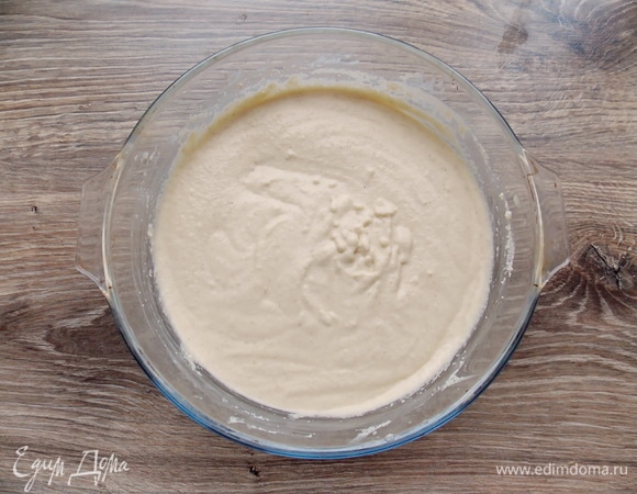 Всыпаем разрыхлитель и перемешиваем до однородности.