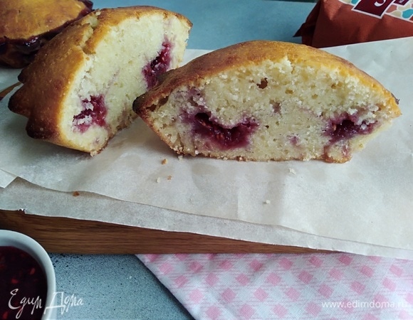 Остудить. Как показала практика, «взорвался» и потек более густой джем, а жидкое варенье просто осталось начинкой внутри. На вкус это никак не повлияло!