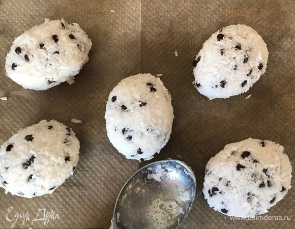 Духовку нагреть до 160°C. Выпекать до золотистого цвета. Мне понадобилось всего 10 минут.