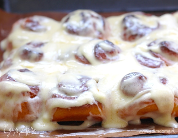 Выпекать около 20 минут или до золотистого цвета. Время приготовления может варьироваться.