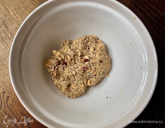 Размять, поставить в холодильник на 5 минут.