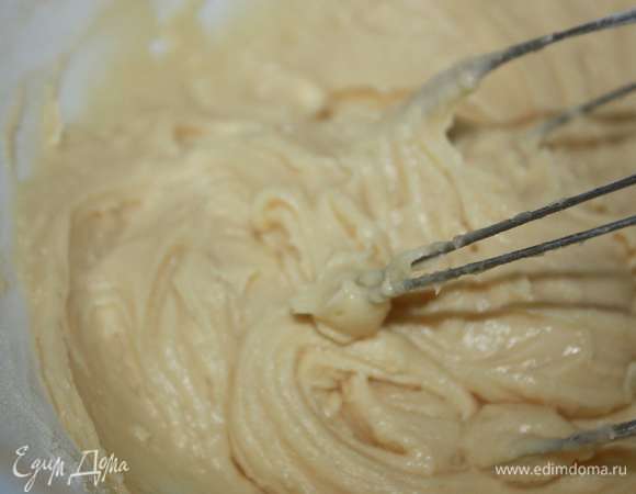 Перемешать аккуратно тесто.