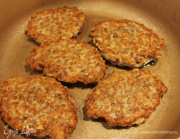 Обжариваем с обеих сторон.