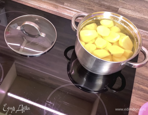 Варим 2 кг картофеля 30 минут.