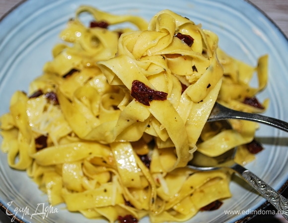 Посыпьте сверху сыром. Приятного аппетита.