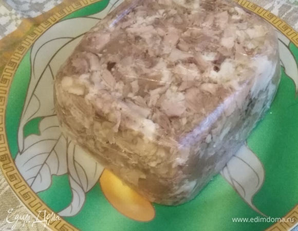 По истечении времени достать зельц из контейнера.