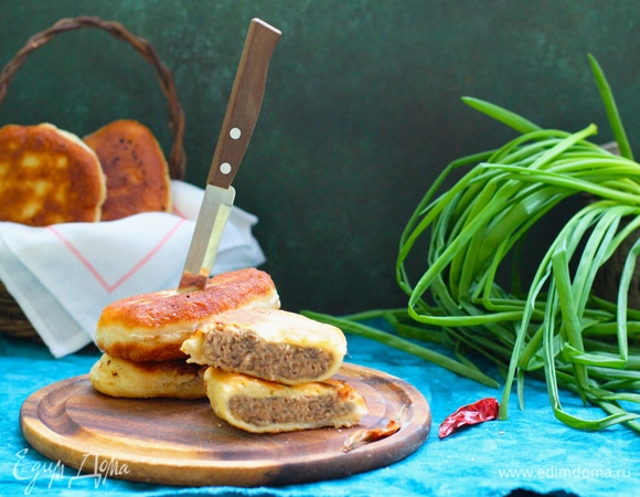 Выложить на бумажную салфетку. Накрыть полотенцем. Очень вкусно вышло.