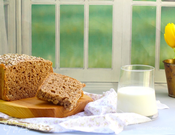 Включить режим «Выпечка» на 45–55 минут. У меня на 45 минутах хлеб вполне пропекся.