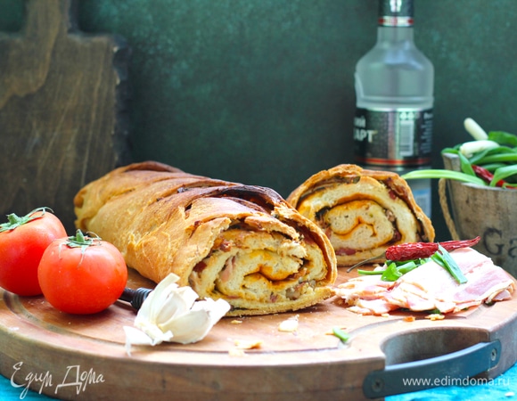 Выпекать до очень румяной корочки. Вынуть, остудить, нарезать шайбочками для подачи.