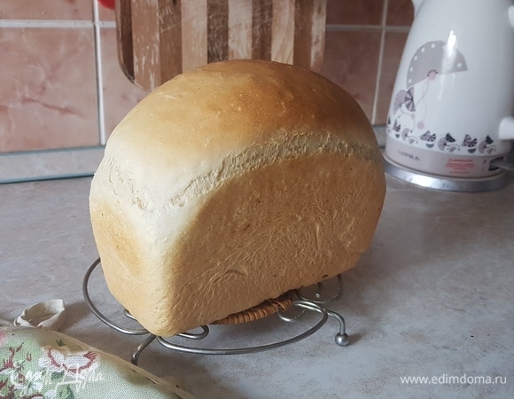 Хлеб вытащить из формы и остудить на решетке.