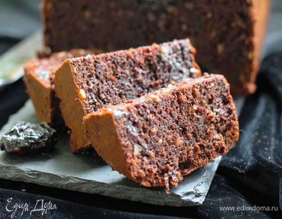 Готовность проверьте зубочисткой, проткнув кекс, она должна остаться сухой.