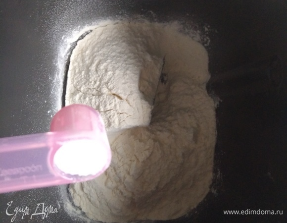 Затем добавляем соль.