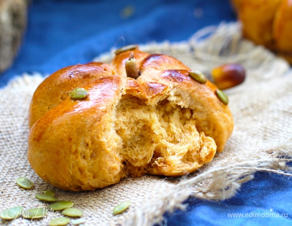 Остудить, аккуратно срезать шпагат или нитки. Вкусно с маслом и сыром. Вкус слегка сладковатый, тыквенного привкуса нет.