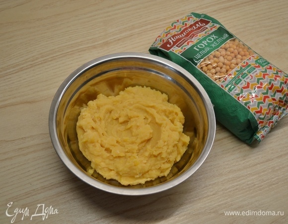 Горох ТМ «Националь» промыть и замочить в холодной воде на ночь. Отварить в подсоленной воде до состояния густого пюре. Картофель также отварить, растолочь. Оба пюре соединить и перемешать, при необходимости посолить. Остудить.