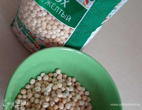 Горох ТМ «Националь» промыть и замочить на пару часов. Потом отвариваем его до готовности. Мультиварка справляется за час.