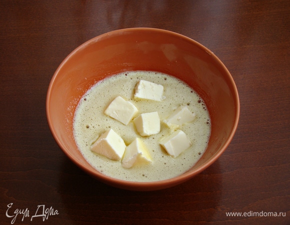 Добавить сливочное масло.