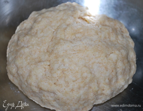 Сделайте тесто, дайте ему 15 минут отдохнуть.