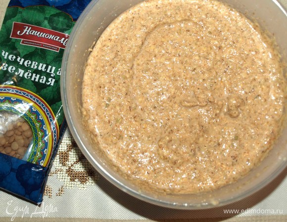 Добавляем все приправы. Хорошо перемешиваем. Приправы можно добавлять по своему вкусу и предпочтениям. Я добавила орегано, но его можно заменить прованскими травами, майораном, чабером и т. д.