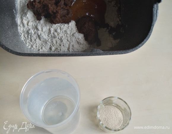 Потом добавляем мед.