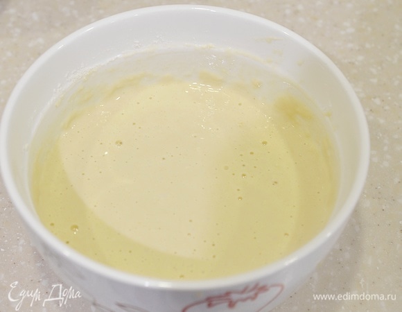 Тесто получается достаточно жидкое.