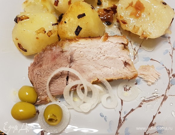 Нарезать на порционные кусочки и подавать с любым гарниром.