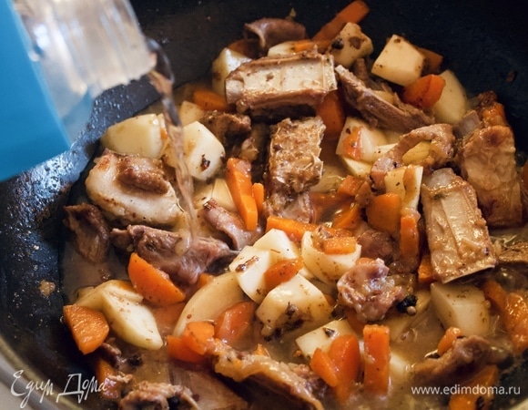 Добавялем около 1 литра воды.