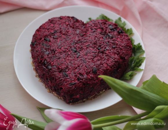 Салату дать настояться 2–3 часа в холодильнике и можно подавать к столу. Приятного аппетита!