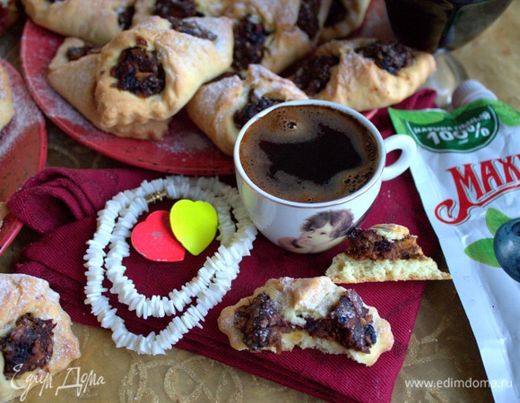 Подаем на праздничный стол с кофе.