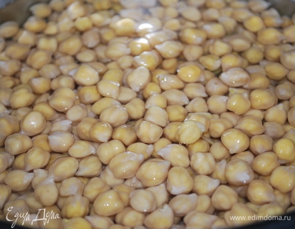 Замочите нут на 10 часов (я замочила на ночь).