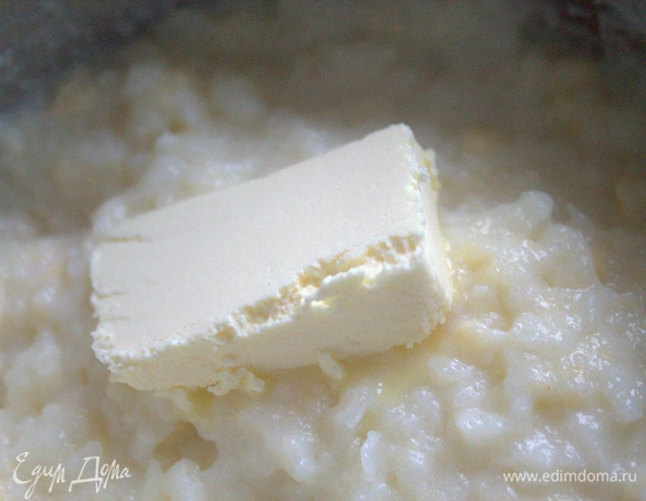 Добавить масло.