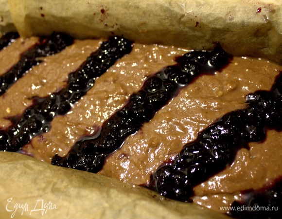 Перелить в форму «кирпичик». Размер — 17х8 см.