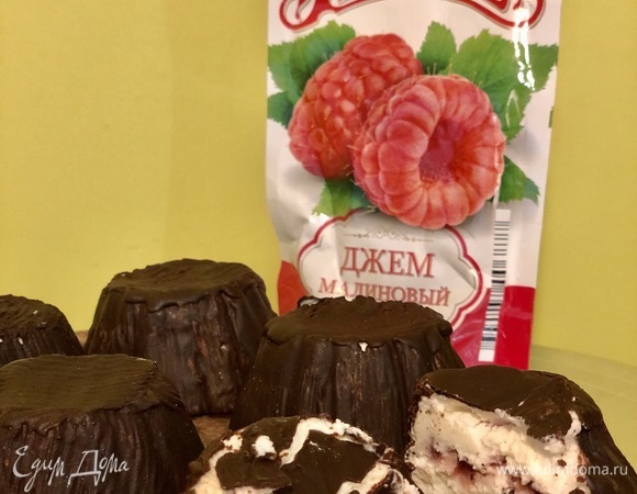 Покрыть сырки глазурью (я это делала кистью) и оставить в холодильнике на 4–6 часов, можно на ночь.