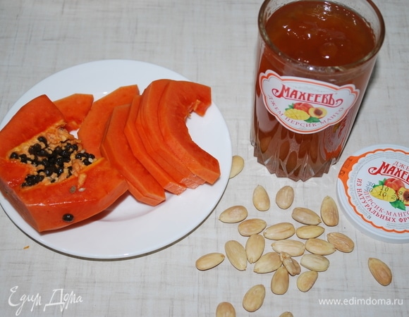 Для начинки я взяла свежую папайю и джем ТМ «МахеевЪ» со вкусом персика и манго.