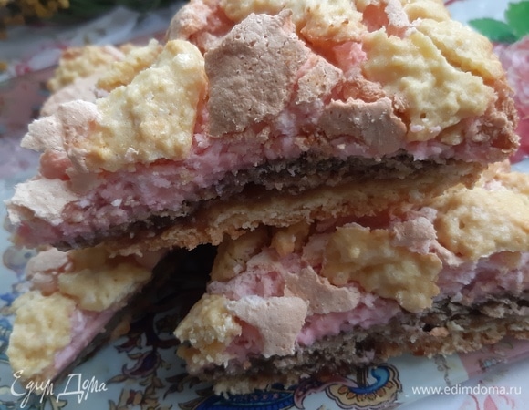 Пирог выпекать около 40–50 минут в духовке при 175–180°C.