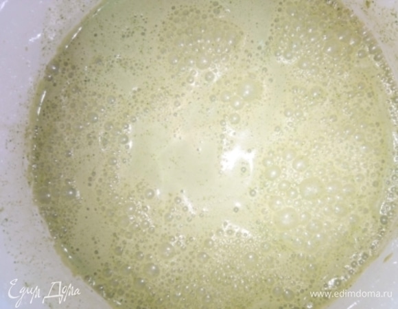 Все тщательно перемешать и перелить в кастрюлю.