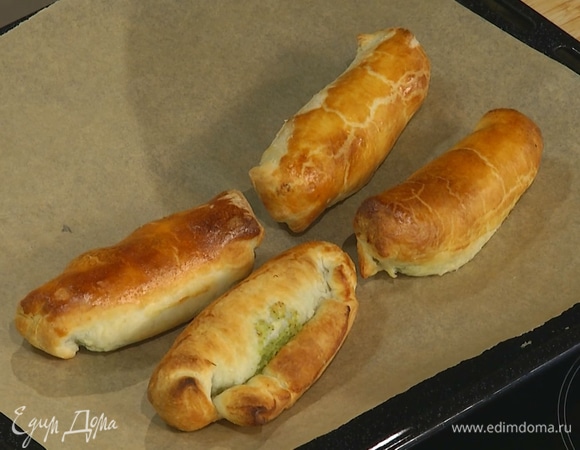 Выпекать в разогретой духовке 15–20 минут.