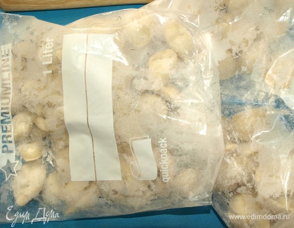 Часть пельменей я заморозила. Отличные пакеты для хранения и замораживания продуктов Safe Lock от бренда Julia Vysotskaya.