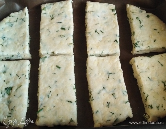 Выложить на противень.