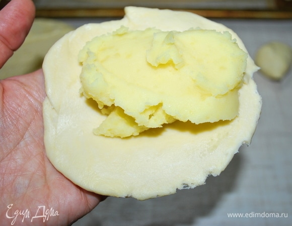 Начинка может быть любой, у меня картофельное пюре.