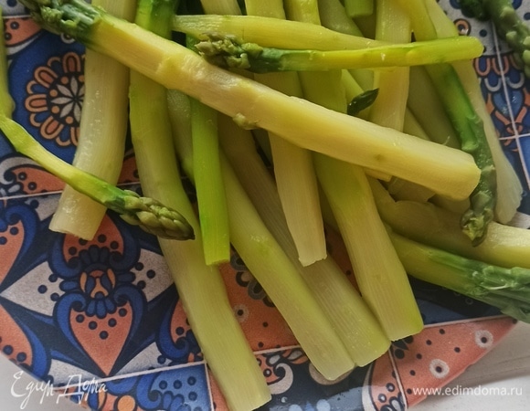 Вот так выглядит сваренная спаржа.